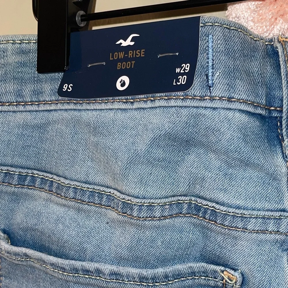Hollister Low Rise Boot Cut Jeans  size 9S  W29 L30 NWT - Picture 4 of 4
